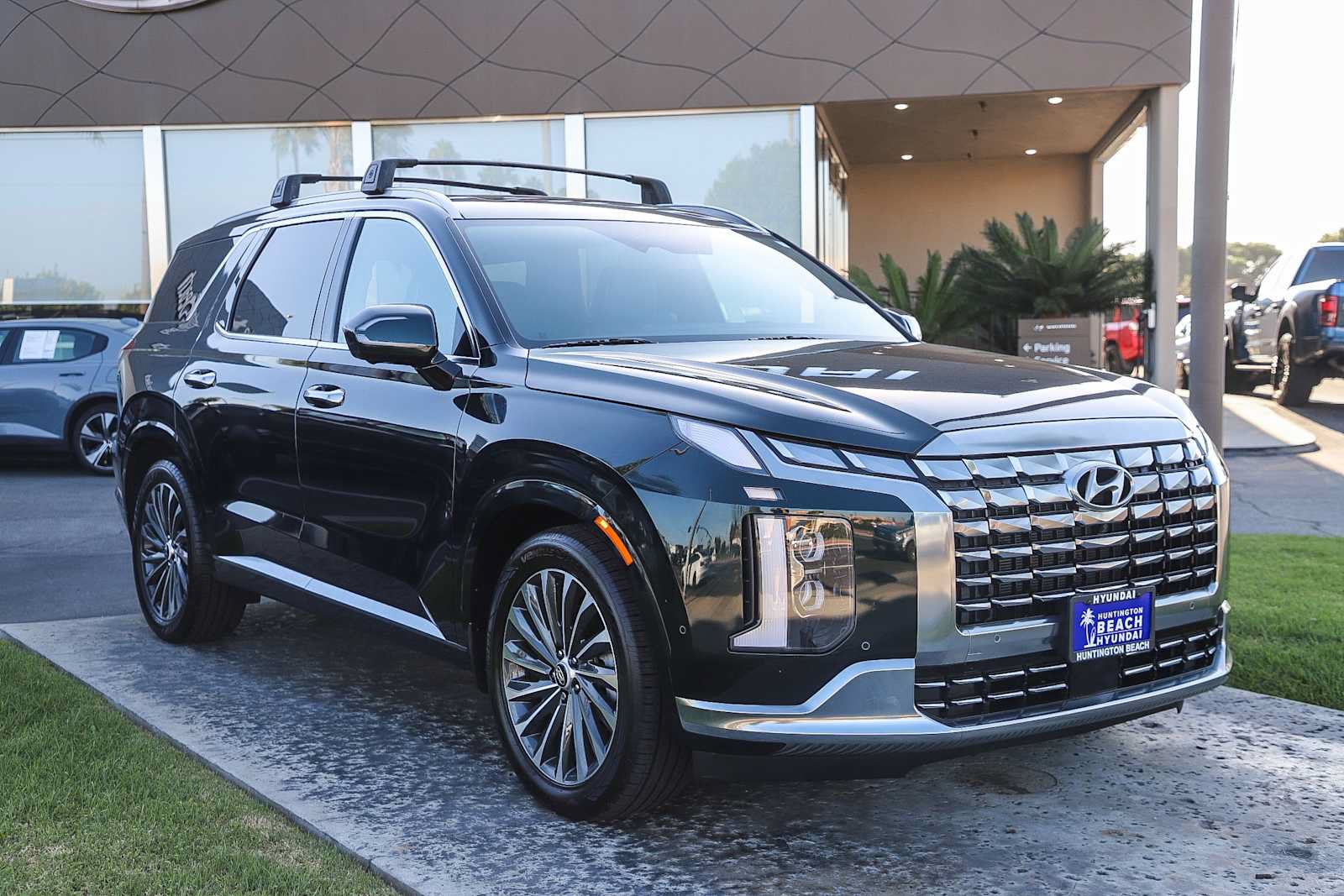 Used 2024 Hyundai Palisade Calligraphy AWD/4WD image 3