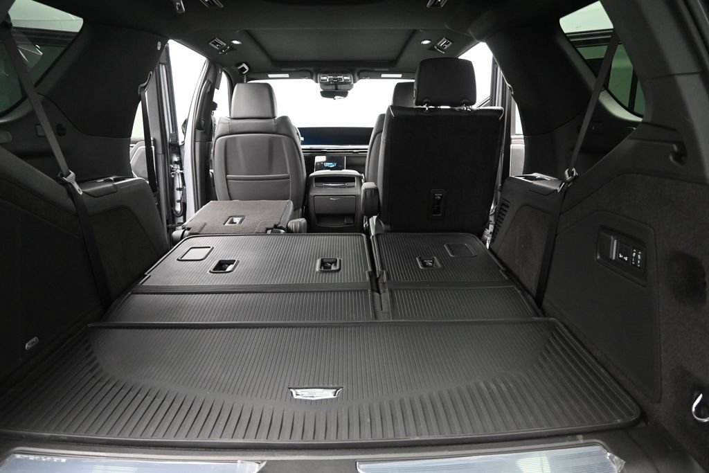 New 2026 Cadillac Escalade Sport w/ LPO, ONYX Package AWD/4WD image 16