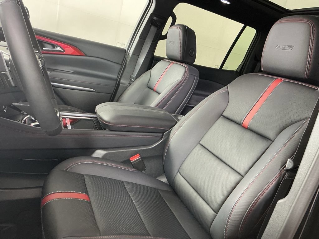 New 2026 Chevrolet Traverse RS w/ LPO, Floor Liner Package AWD/4WD image 5