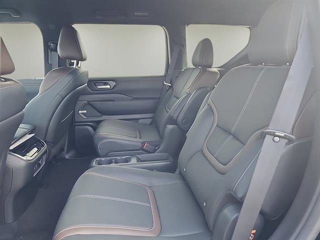 New 2025 Nissan Armada SL w/ Captain's Chari Seat Package image 20