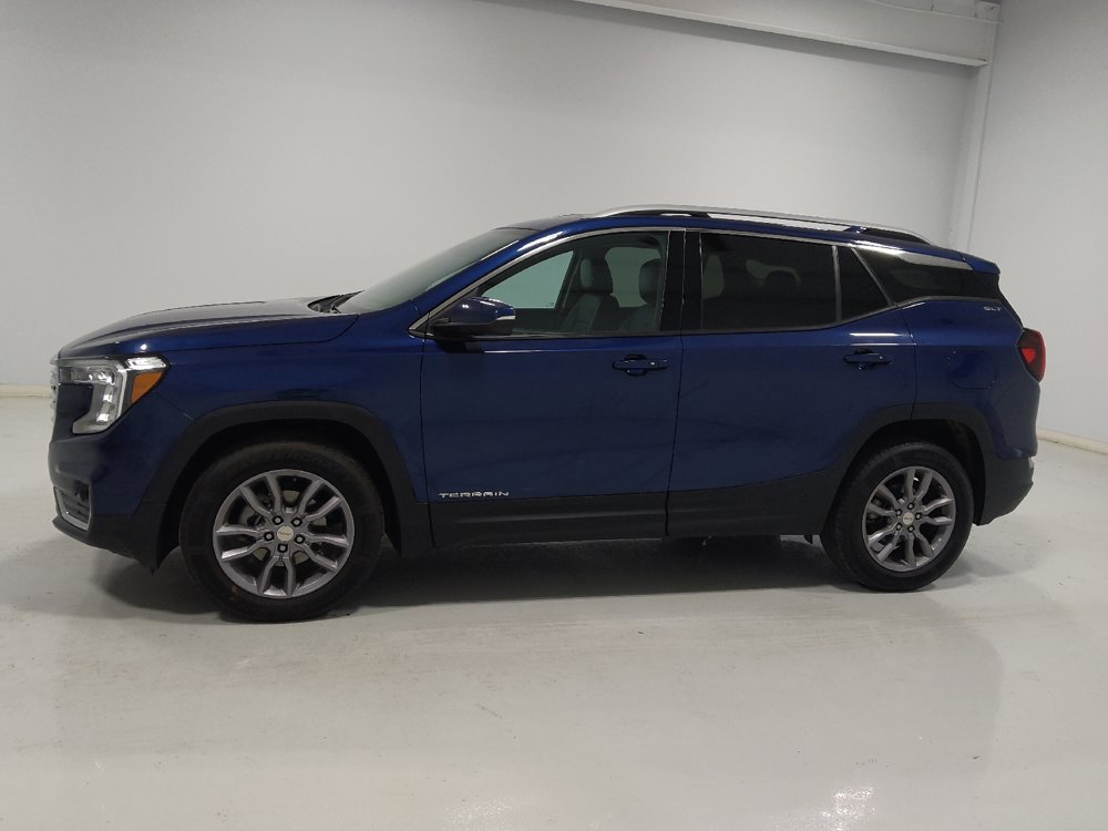Used 2023 GMC Terrain SLT AWD/4WD image 2