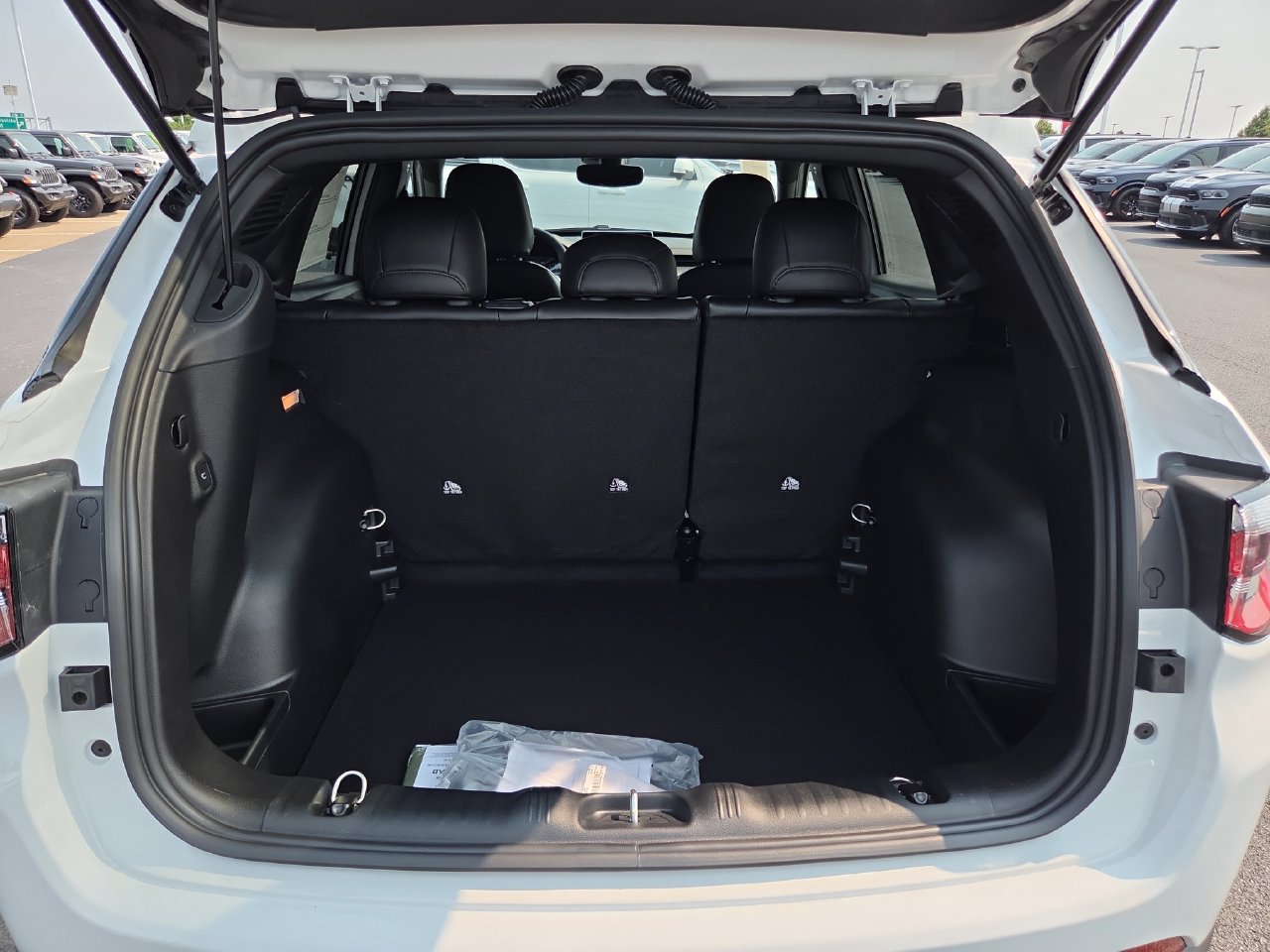 New 2026 Jeep Compass Latitude AWD/4WD image 12