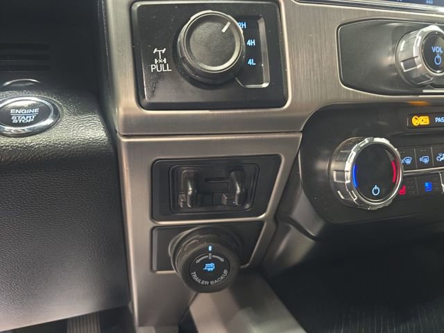 Used 2022 Ford F350 Platinum w/ FX4 Off-Road Package image 31