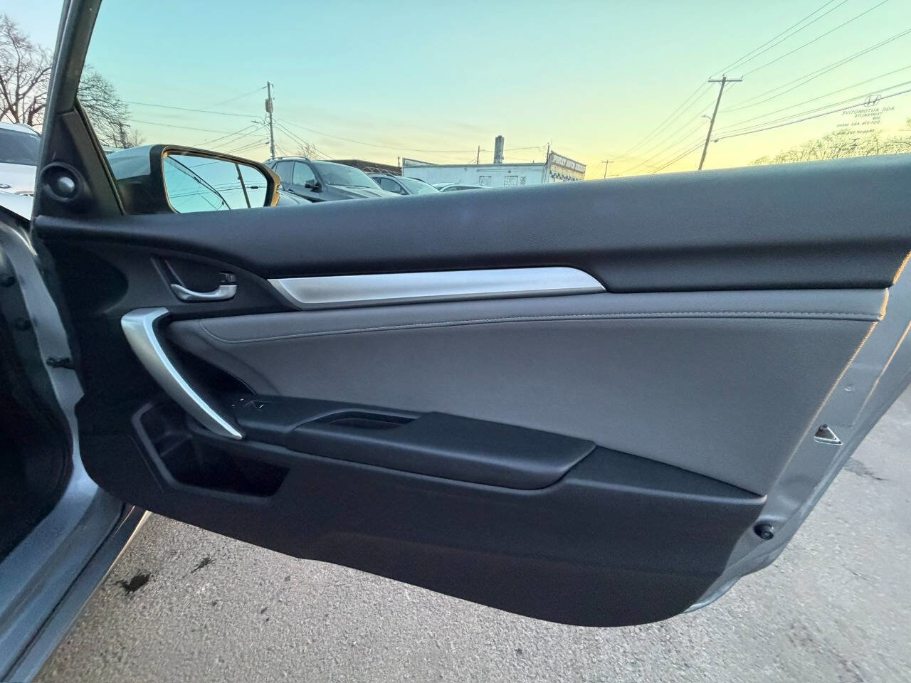 Used 2016 Honda Civic Touring image 15