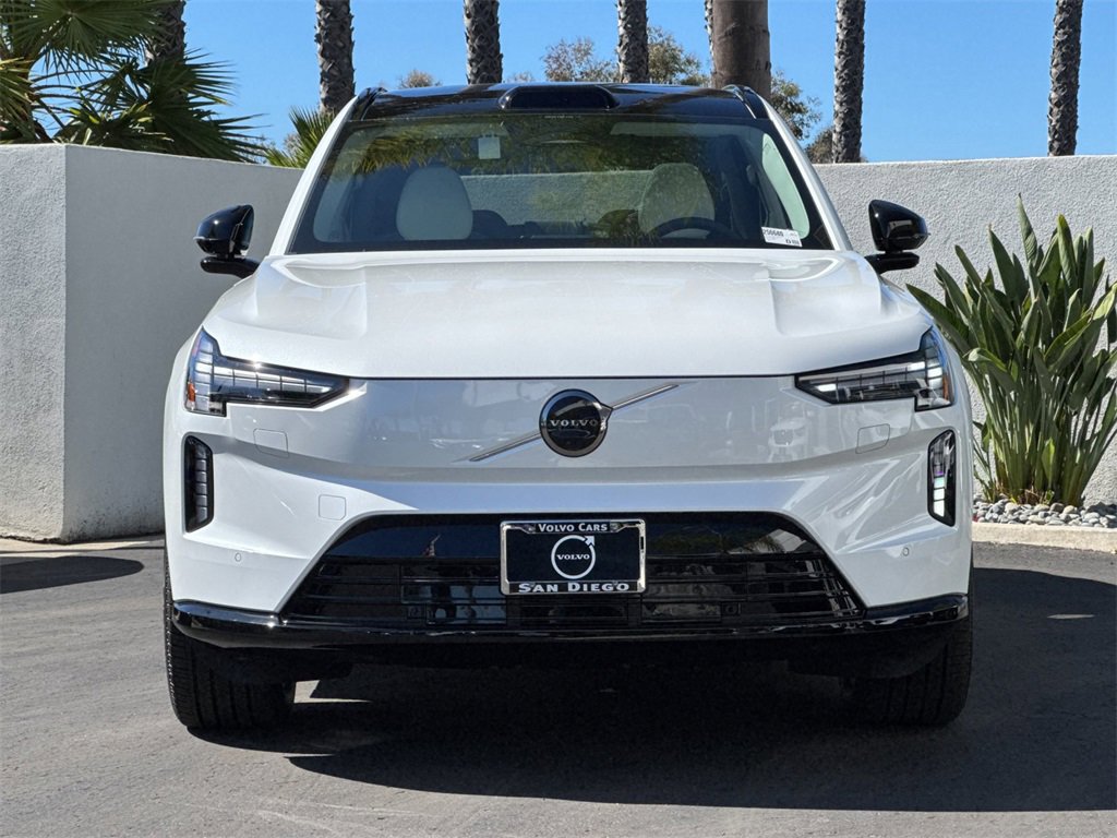 New 2025 Volvo EX90 Plus image 8