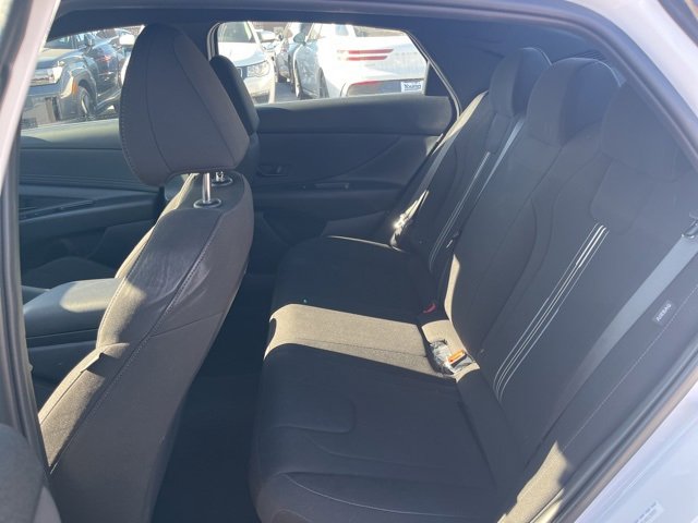 Used 2025 Hyundai Elantra SEL image 13