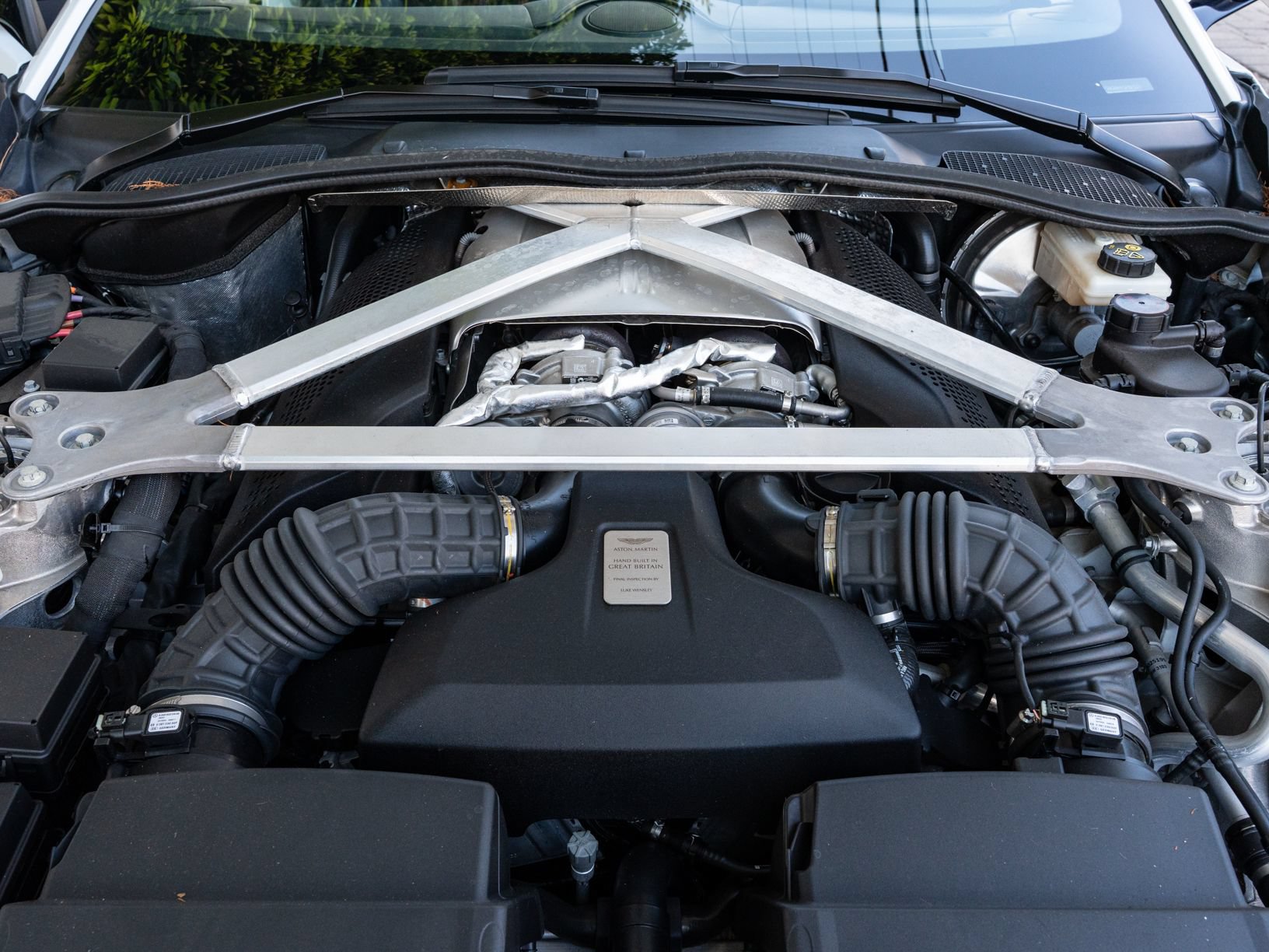 Used 2023 Aston Martin V8 Vantage Roadster RWD image 41