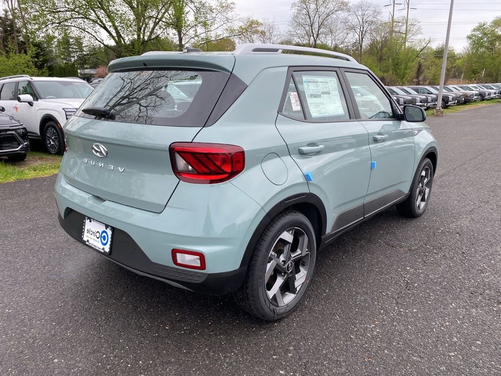 New 2026 Hyundai Venue SEL FWD image 4