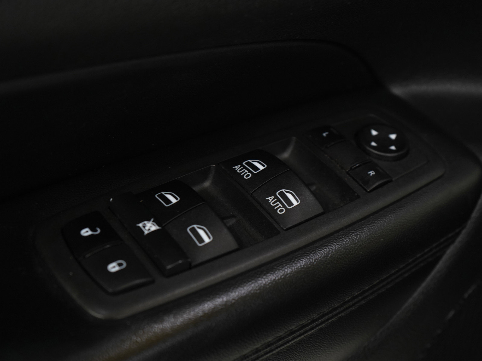 Used 2019 Jeep Grand Cherokee Limited X AWD/4WD image 23
