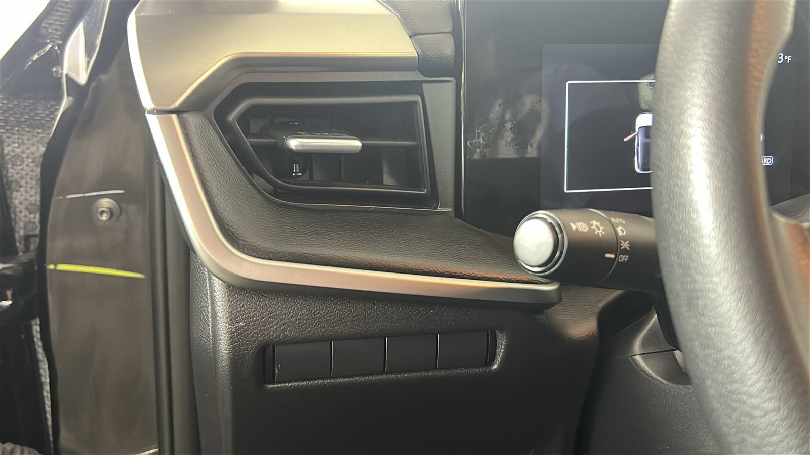 Used 2025 Nissan Kicks S AWD/4WD image 24