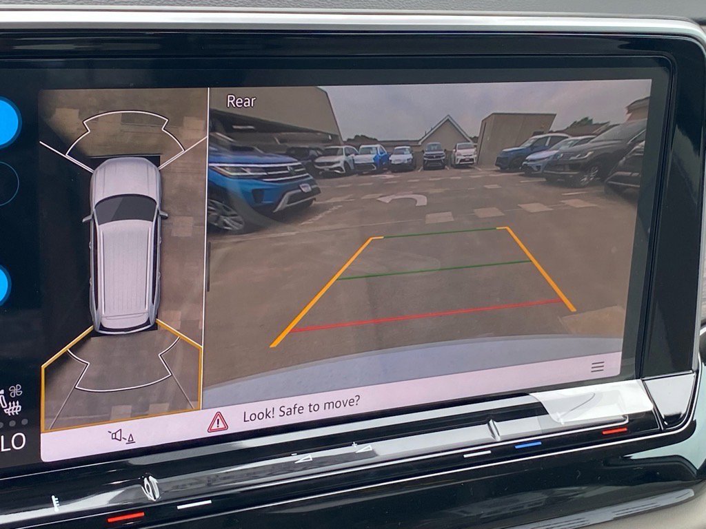 New 2026 Volkswagen Atlas SEL Premium R-Line image 9