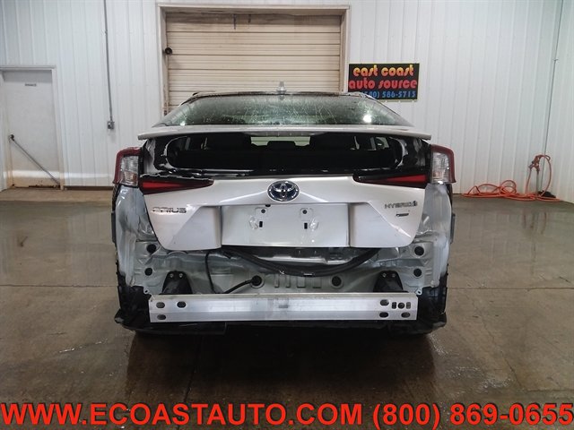 Used 2022 Toyota Prius L Eco FWD image 8