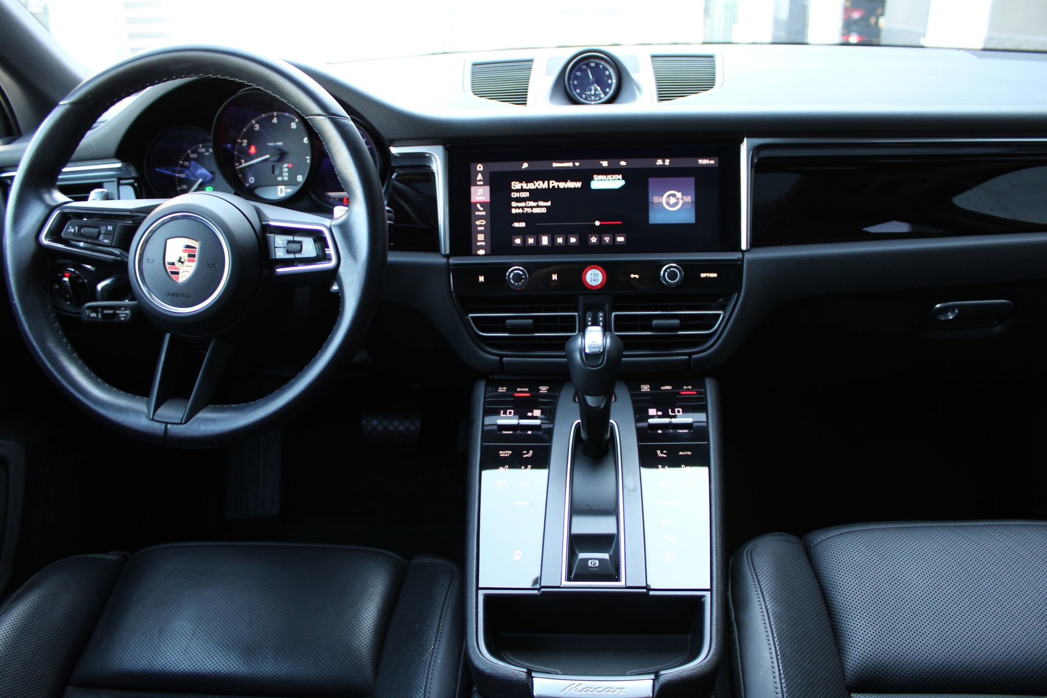 Certified 2024 Porsche Macan image 23