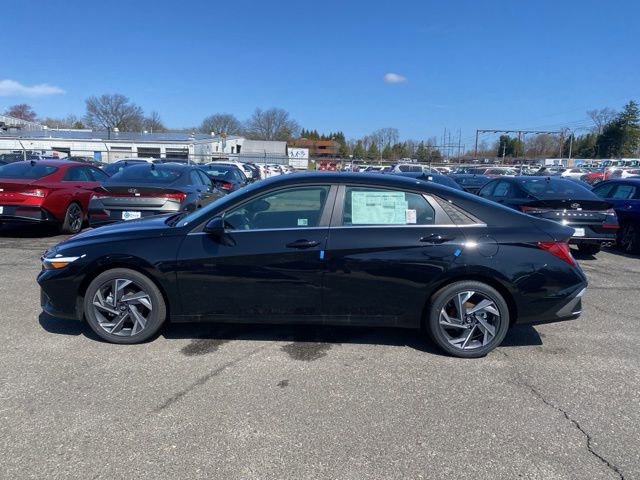 Certified 2025 Hyundai Elantra SEL image 7