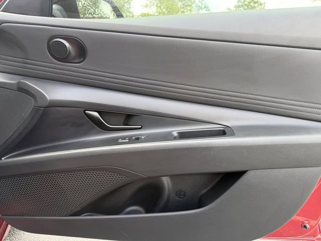Used 2025 Hyundai Elantra Sport FWD image 29