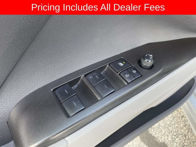 Used 2024 Toyota Camry SE FWD image 19