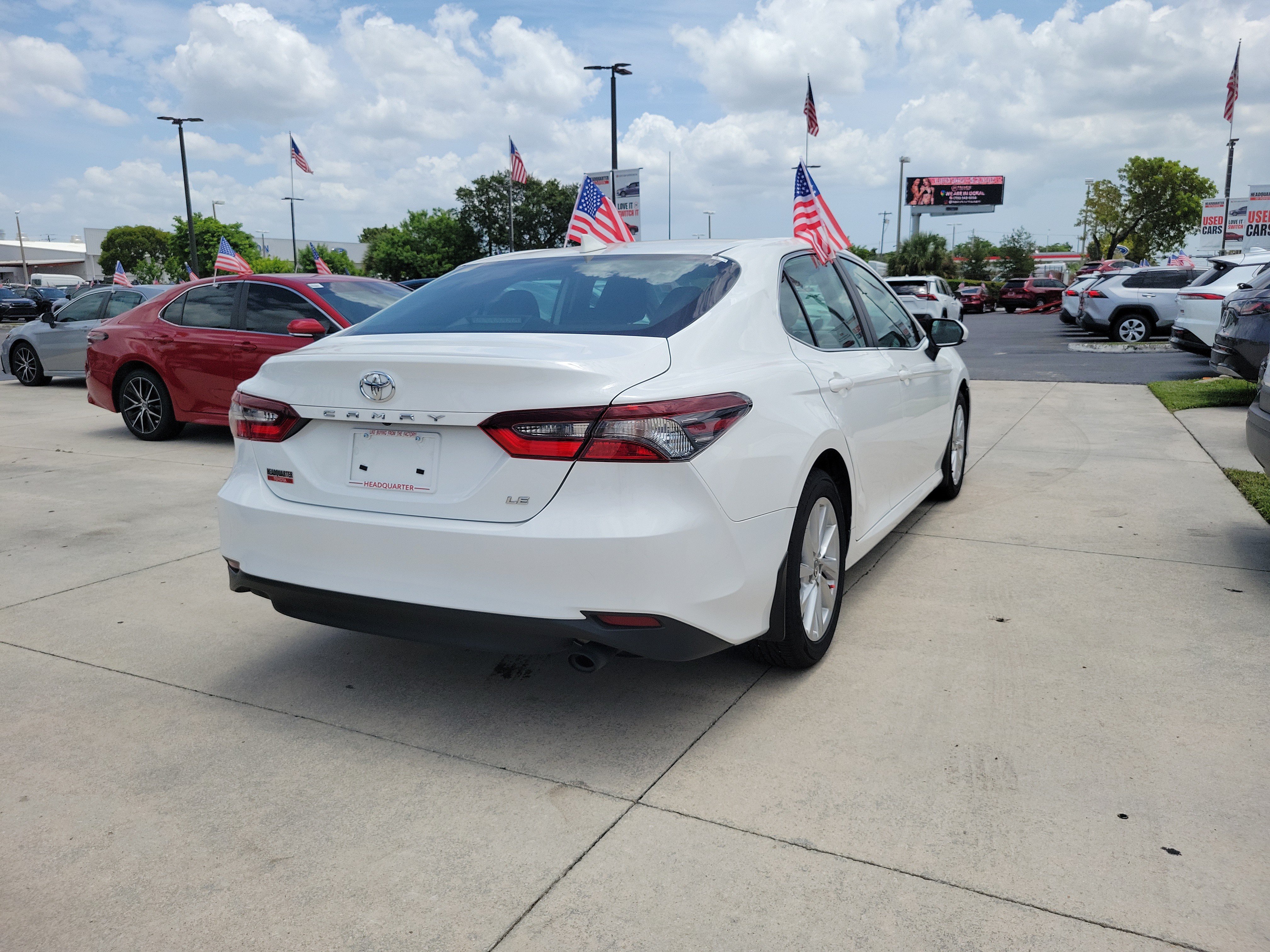 Used 2023 Toyota Camry LE FWD image 11