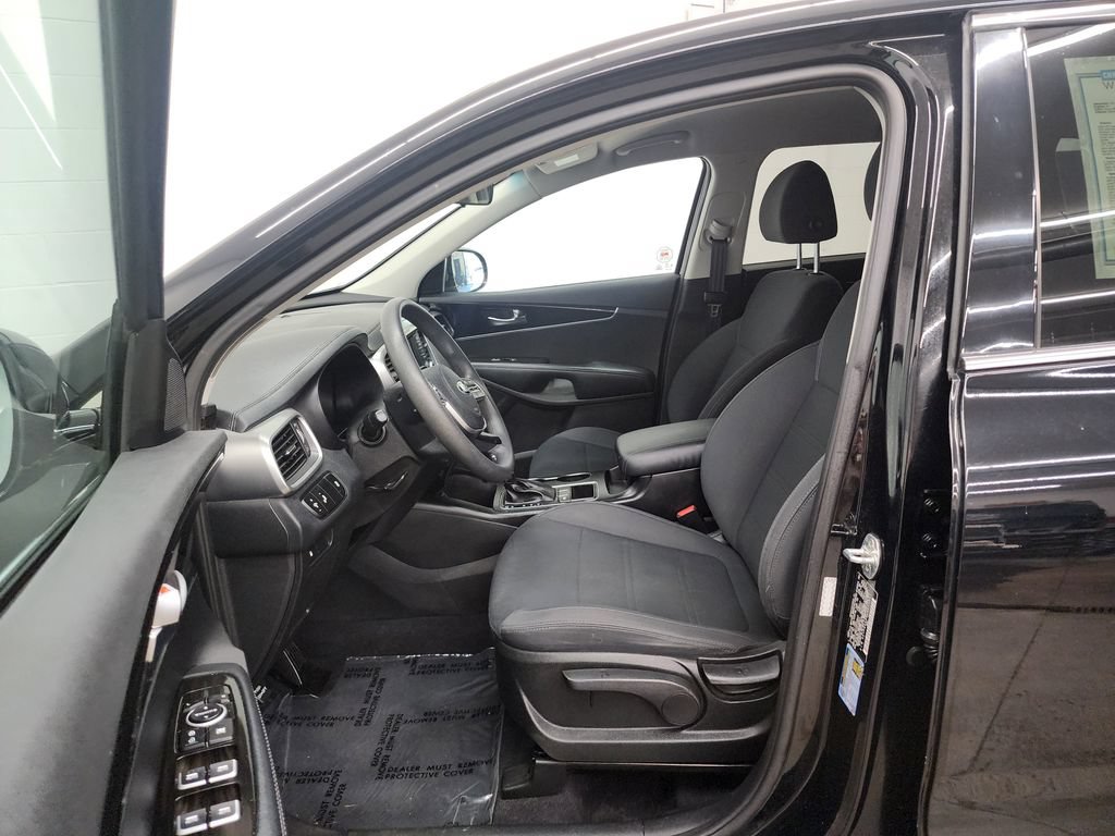 Used 2020 Kia Sorento LX FWD image 12