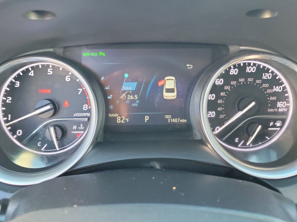 Used 2018 Toyota Camry XLE image 25