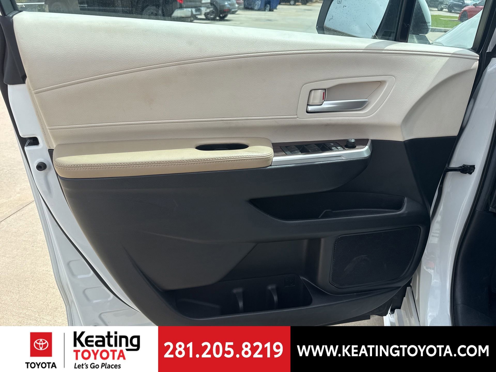 Used 2024 Toyota Sienna XLE image 10