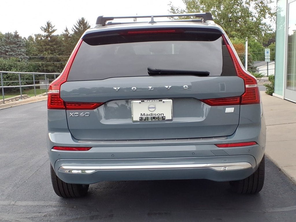Certified 2023 Volvo XC60 T8 Ultimate w/ Climate Package AWD/4WD image 4