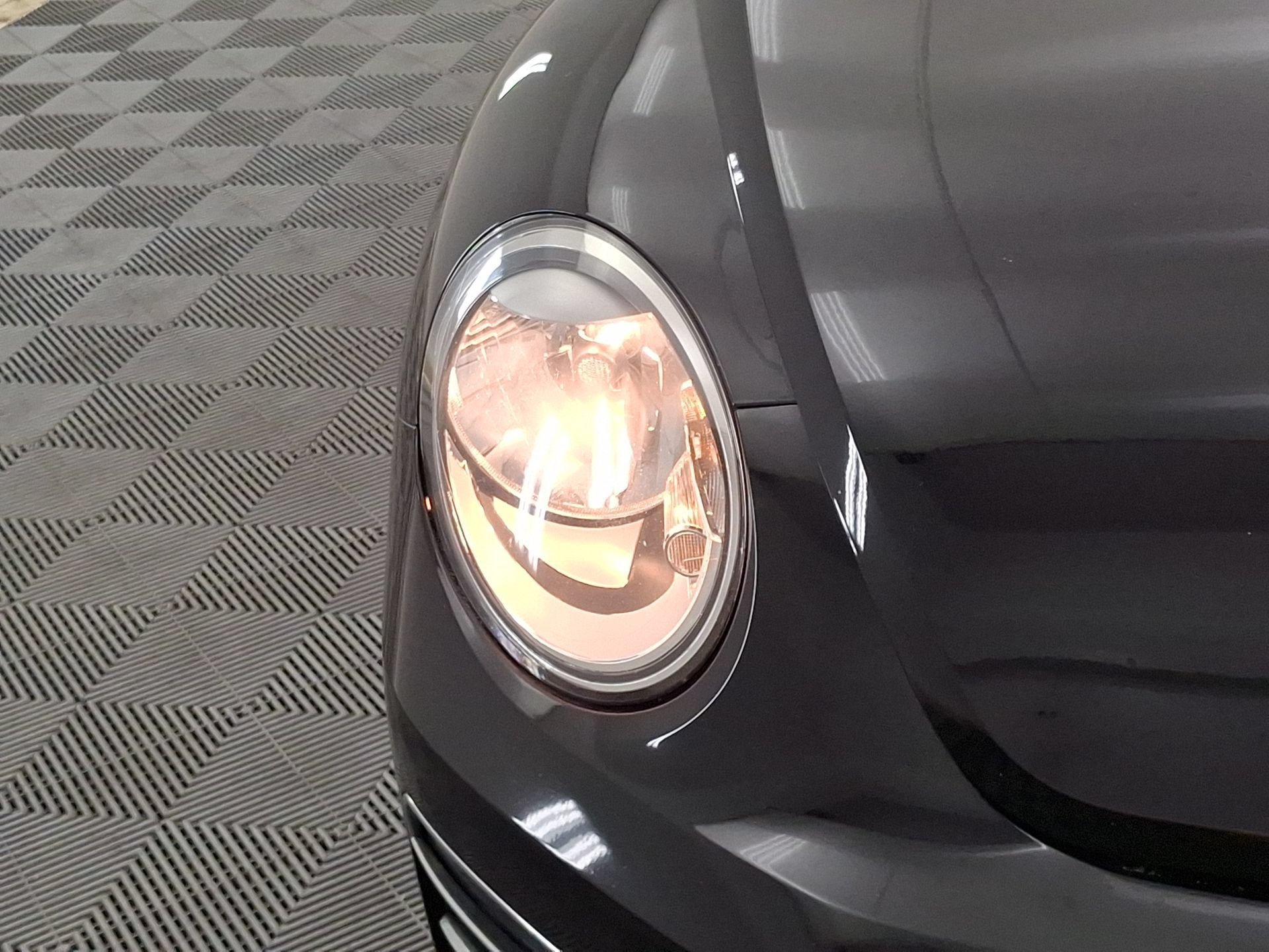 Used 2018 Volkswagen Beetle 2.0T Coast FWD image 28