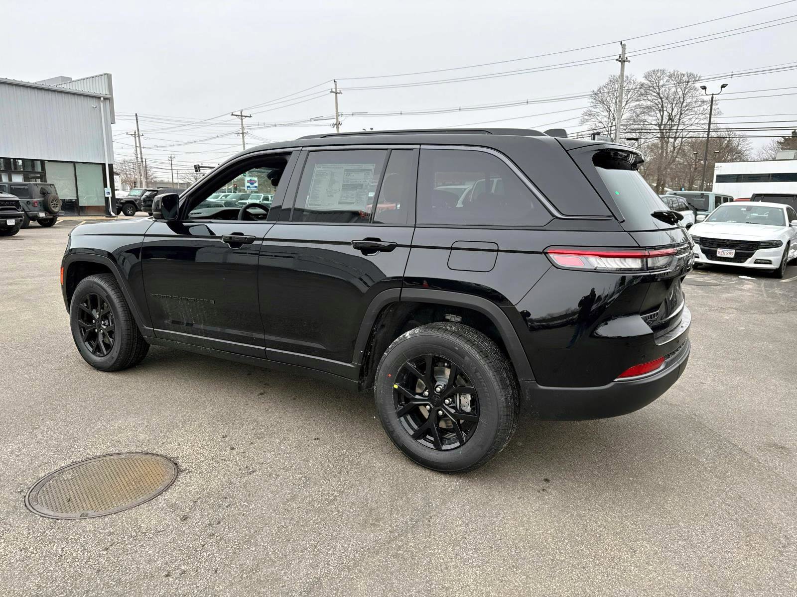 New 2026 Jeep Grand Cherokee Altitude image 3