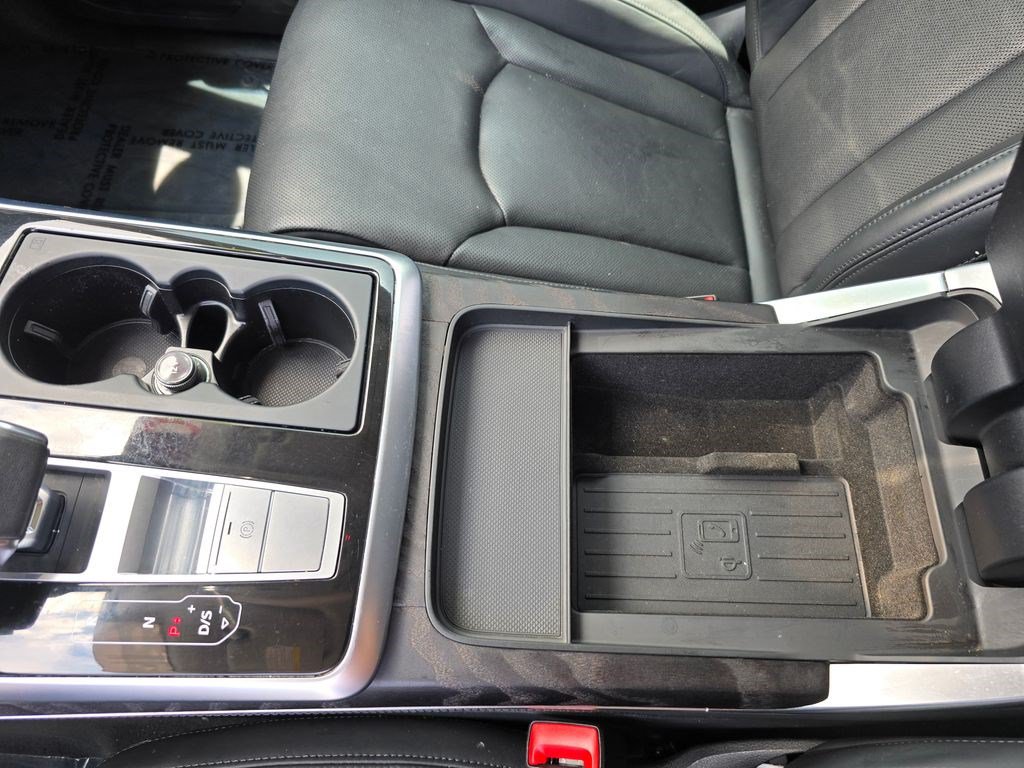 Used 2023 Audi Q8 Prestige AWD/4WD image 26