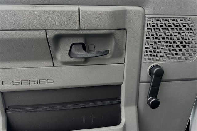 Used 2016 Ford E-350 and Econoline 350 Super Duty image 11