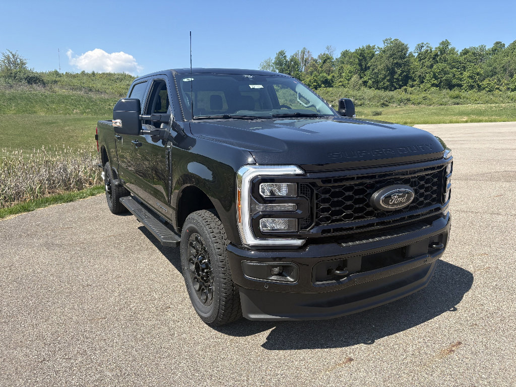 New 2026 Ford F250 Lariat w/ Black Appearance Package AWD/4WD image 7