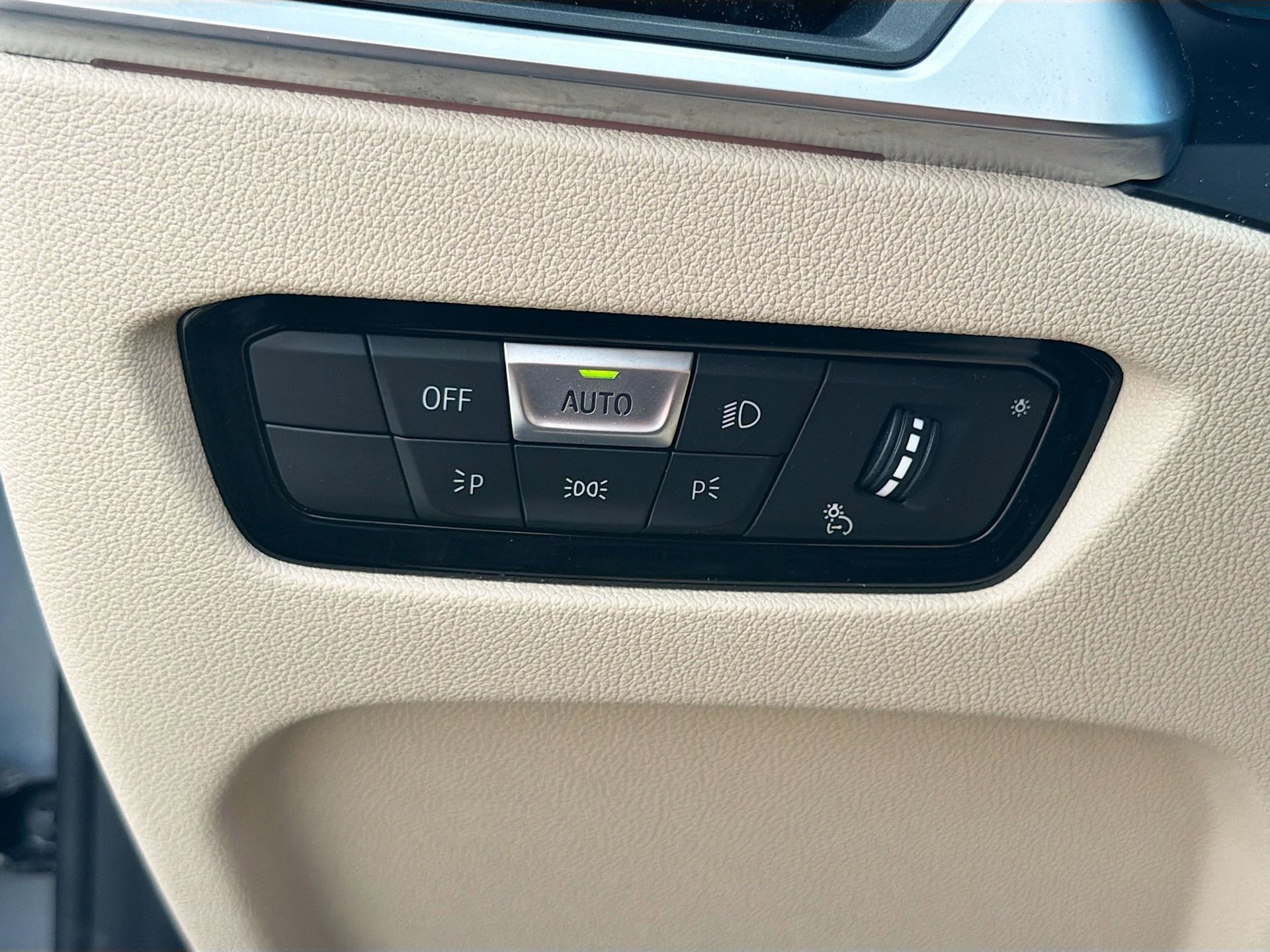 Used 2023 BMW 430i Convertible w/ Convenience Package image 36