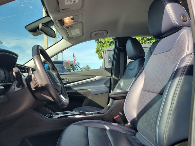 Used 2022 Chevrolet Bolt EUV LT w/ Convenience Package image 17