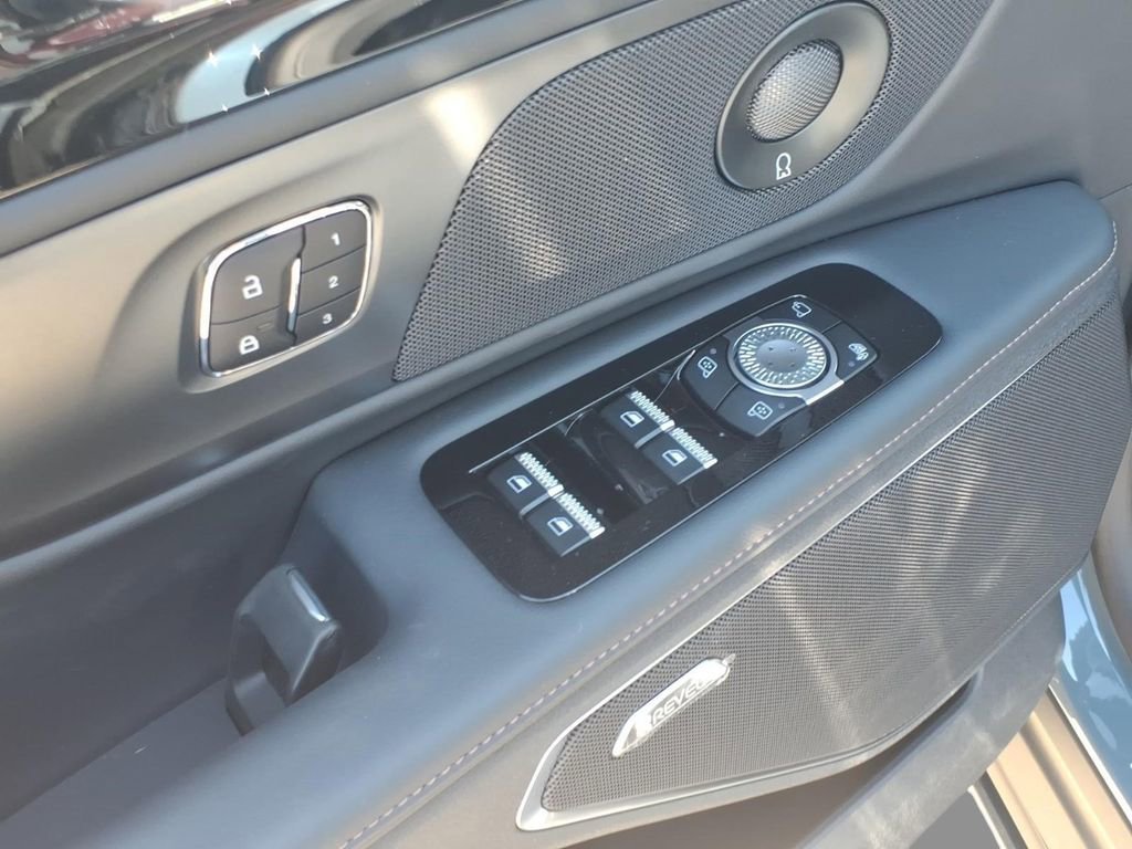 New 2026 Lincoln Nautilus Reserve image 17