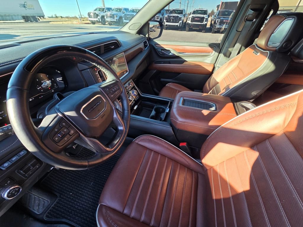 Used 2023 GMC Yukon Denali Ultimate image 10