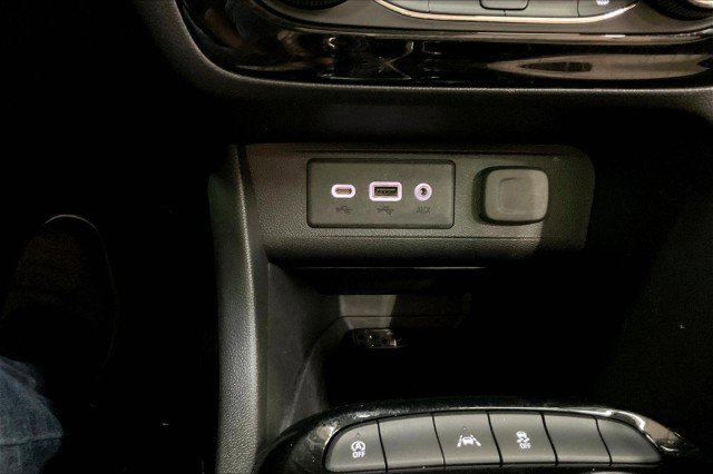 Used 2023 Buick Encore GX Select w/ Sport Touring Package image 33