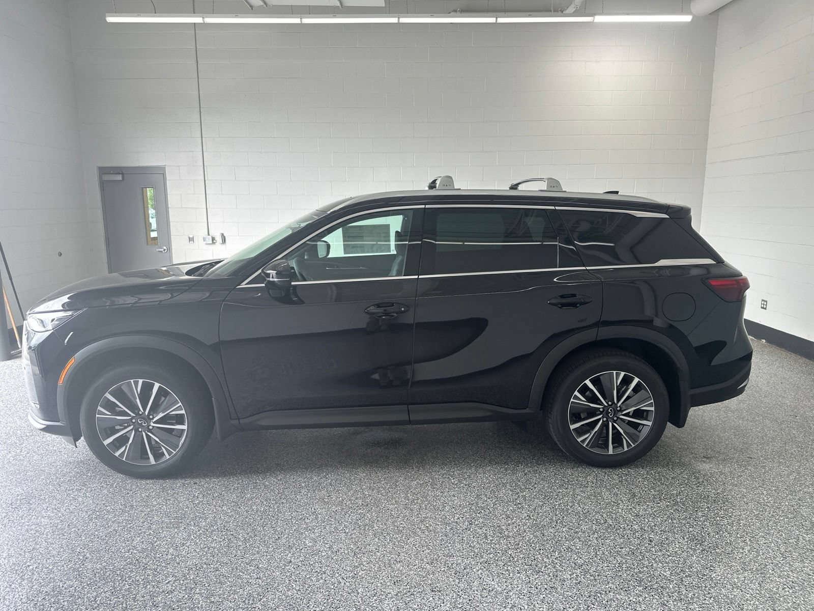 New 2027 INFINITI QX60 Luxe w/ Cargo Package AWD/4WD image 6