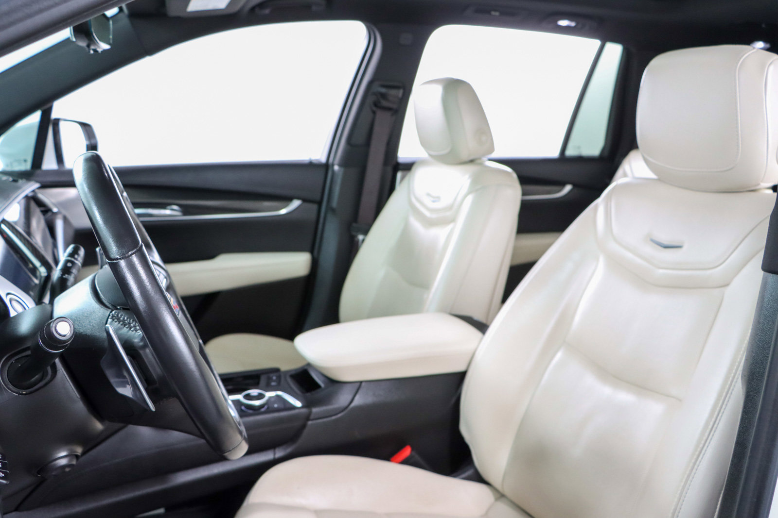 Used 2023 Cadillac XT6 Sport w/ Technology Package AWD/4WD image 26