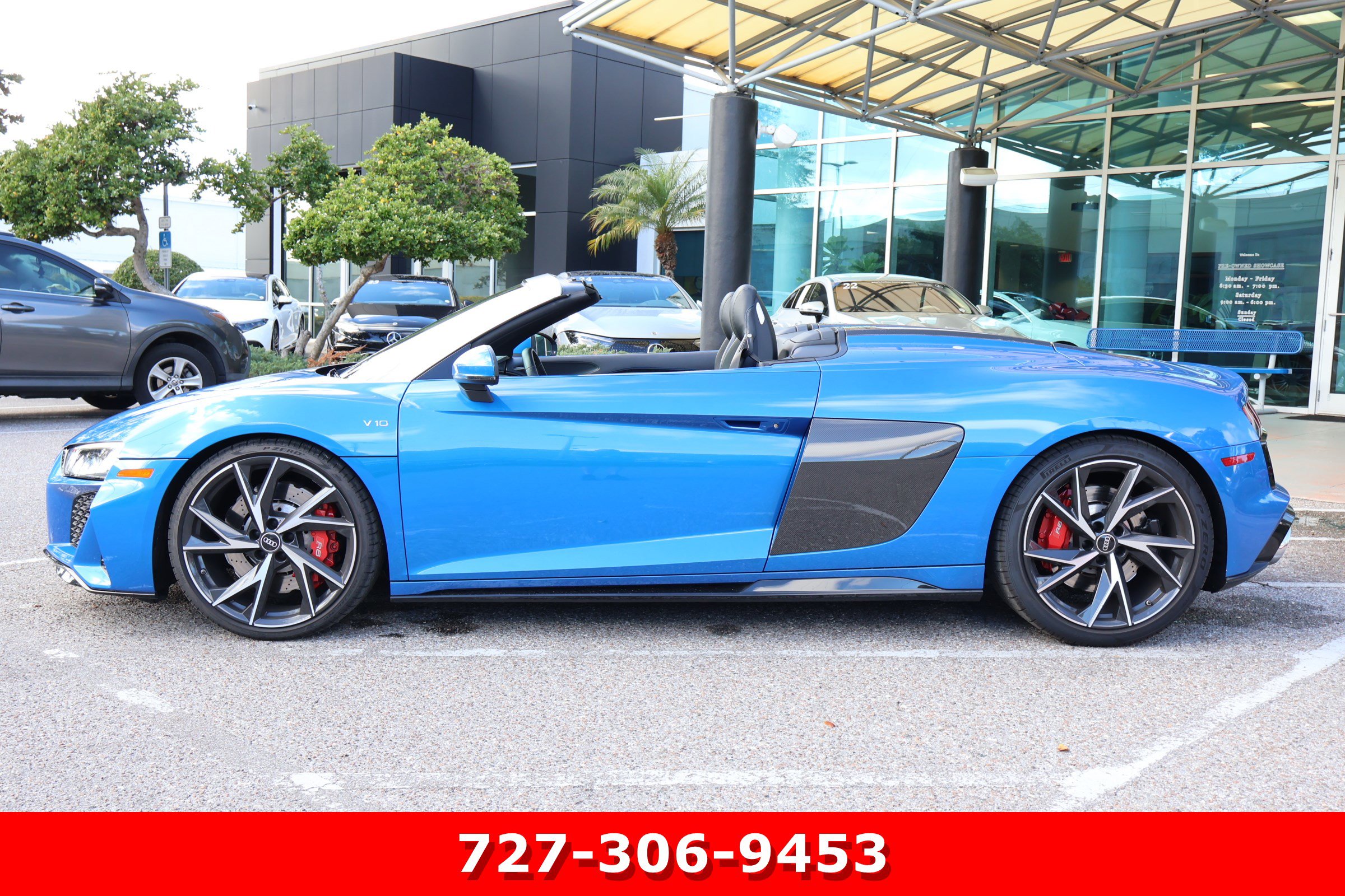 Used 2021 Audi R8 V10 w/ Premium Package image 7