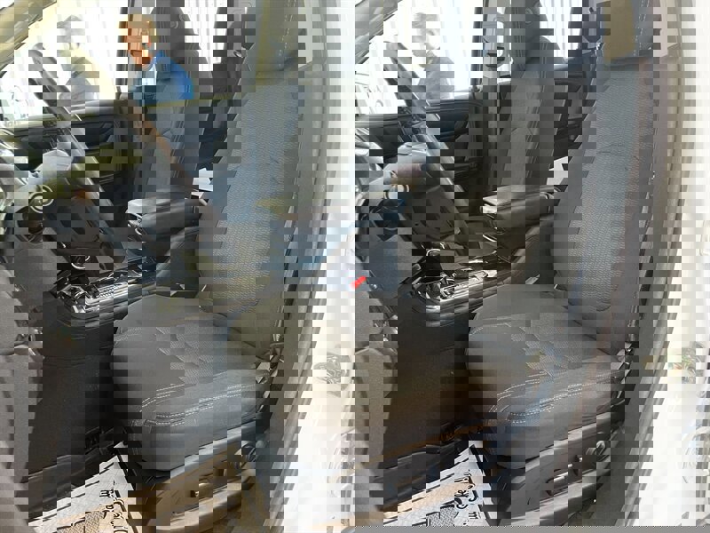 Used 2016 Chevrolet Traverse LT FWD image 17