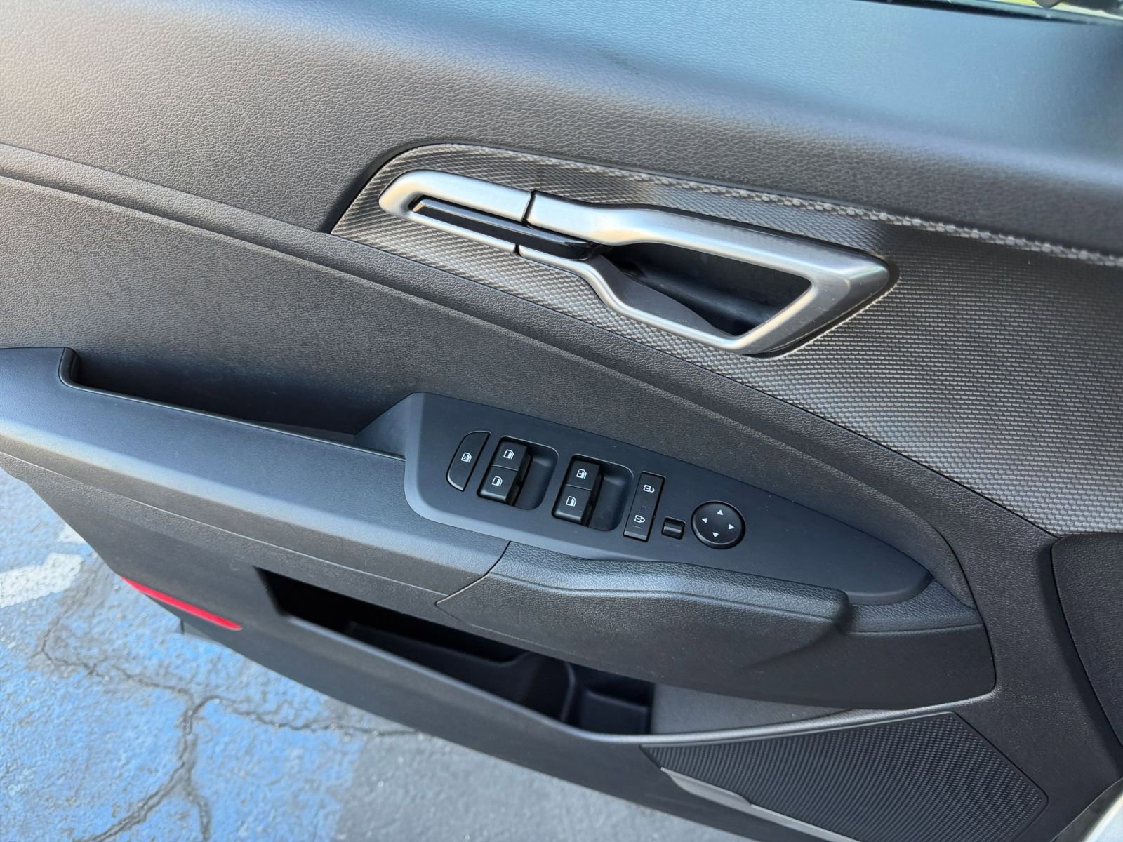 Used 2025 Kia Sportage LX image 18