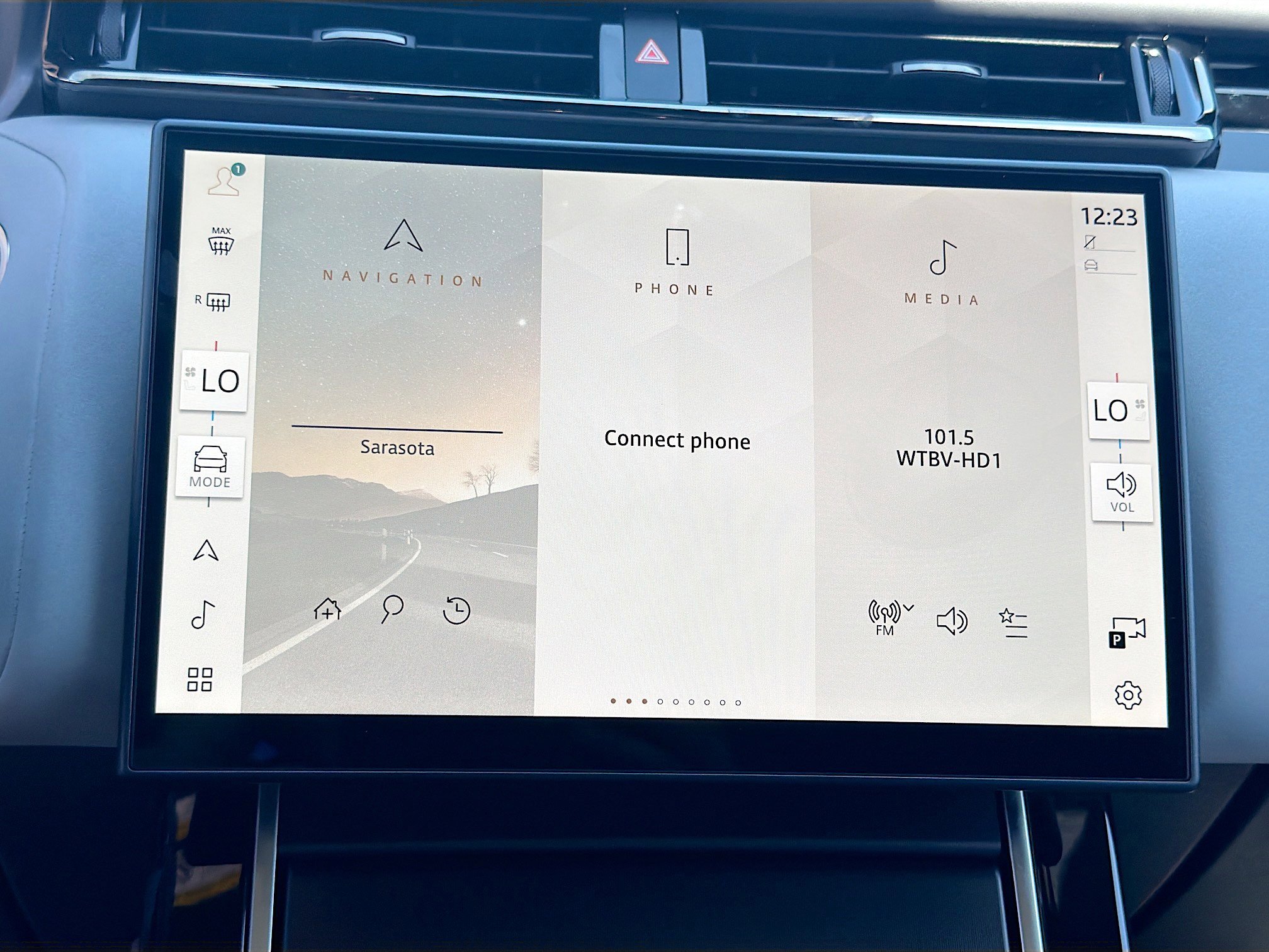 New 2026 Land Rover Range Rover Velar Dynamic SE image 31