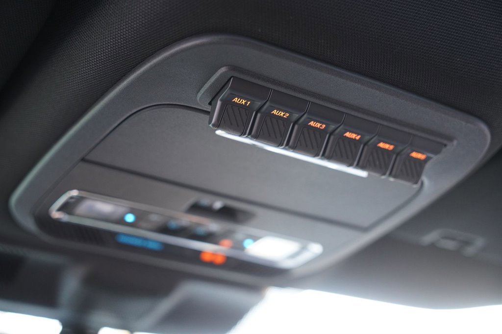 Used 2024 Ford F450 Platinum w/ FX4 Off-Road Package image 36