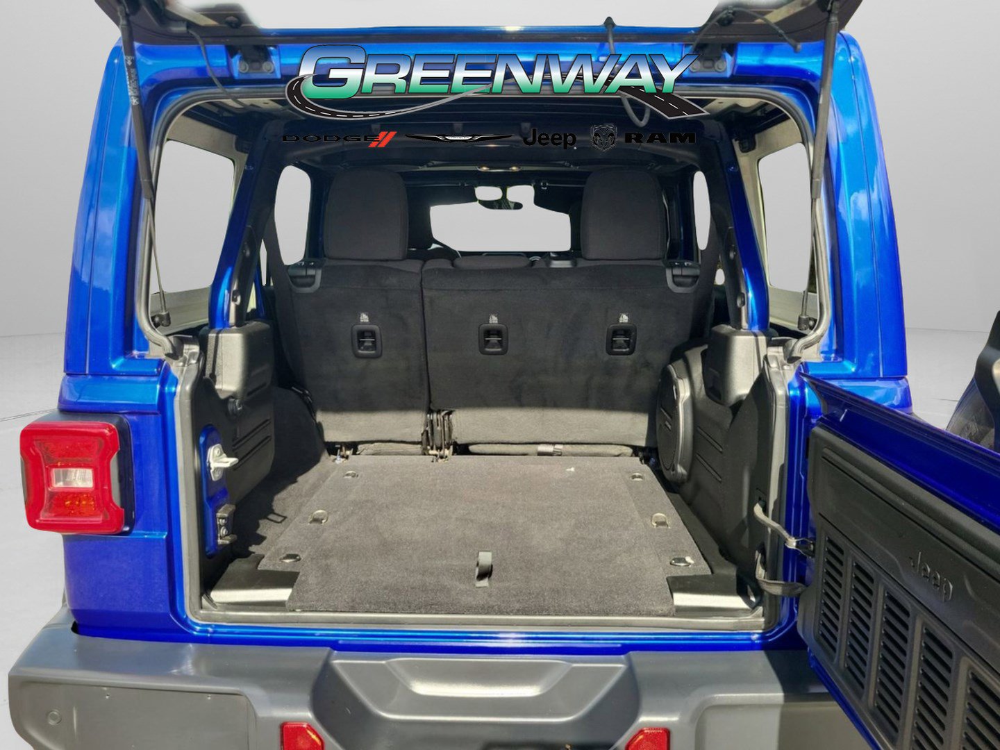 Used 2020 Jeep Wrangler Unlimited Sahara image 7