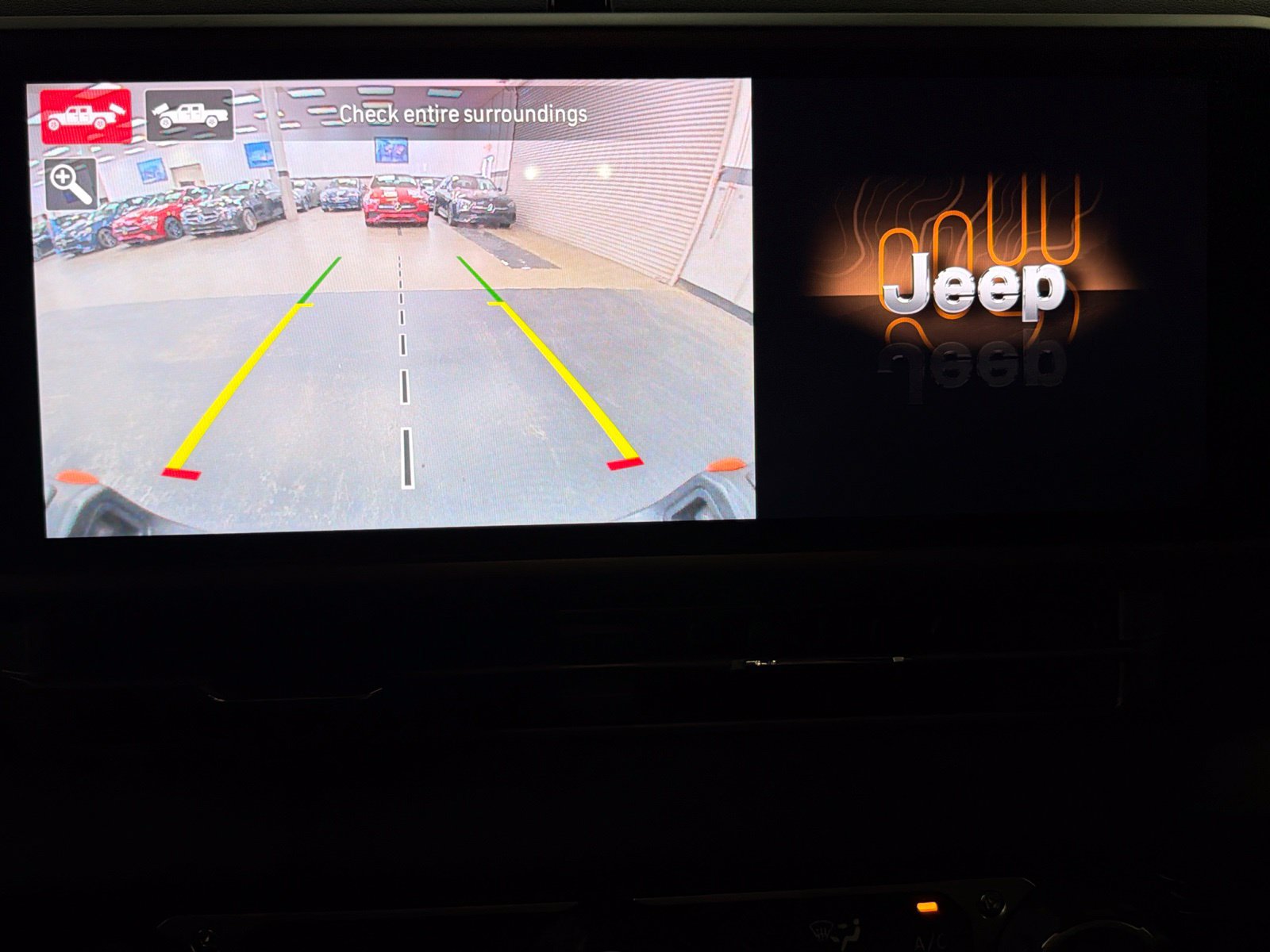 Used 2025 Jeep Gladiator Mojave AWD/4WD image 33