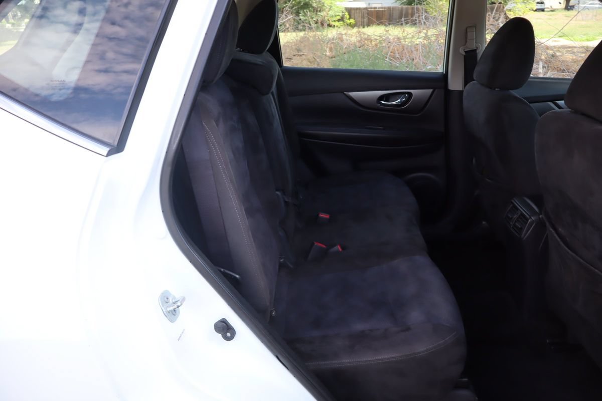 Used 2015 Nissan Rogue S AWD/4WD image 21