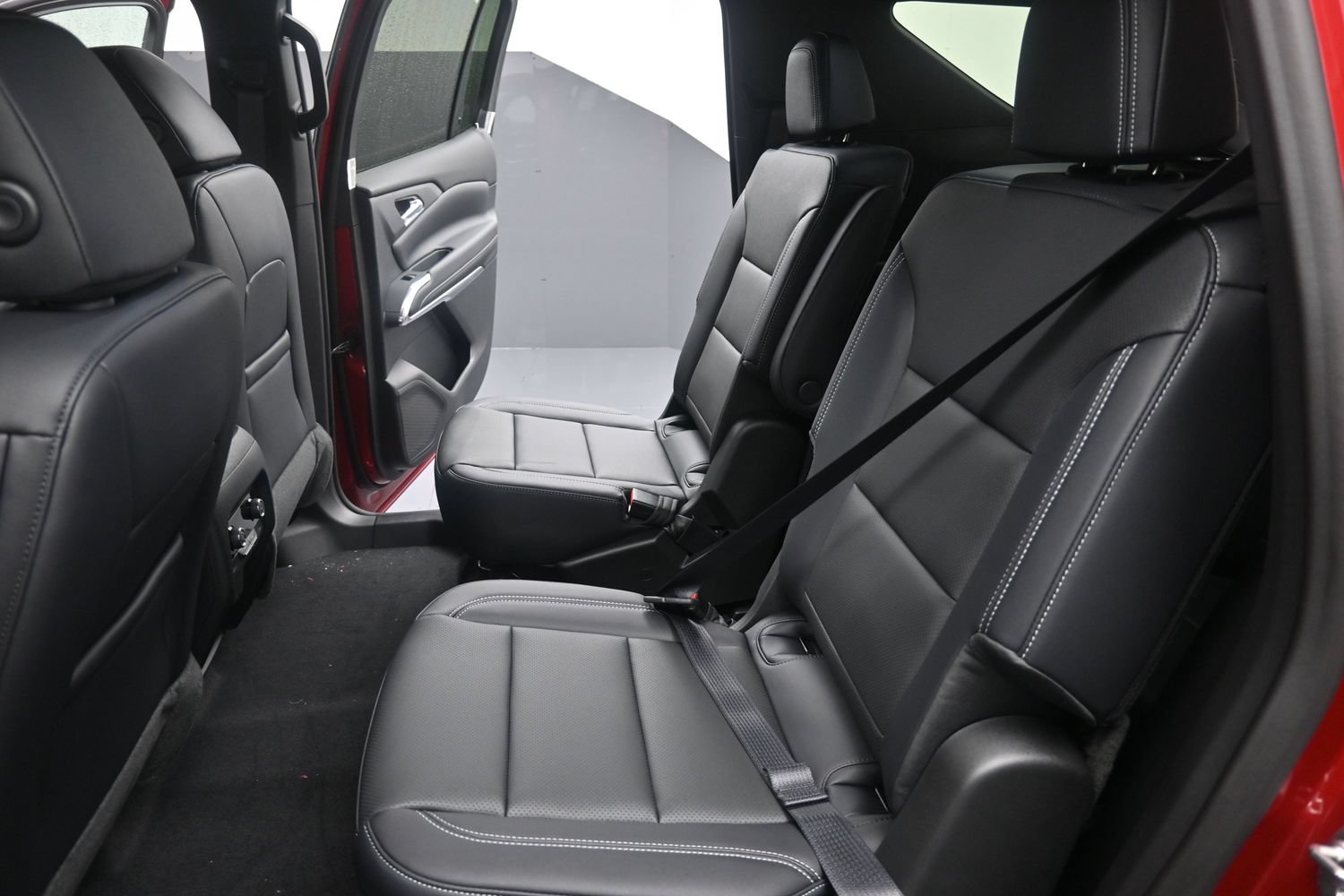 New 2026 Chevrolet Traverse LT w/ Driver Confidence Package AWD/4WD image 35
