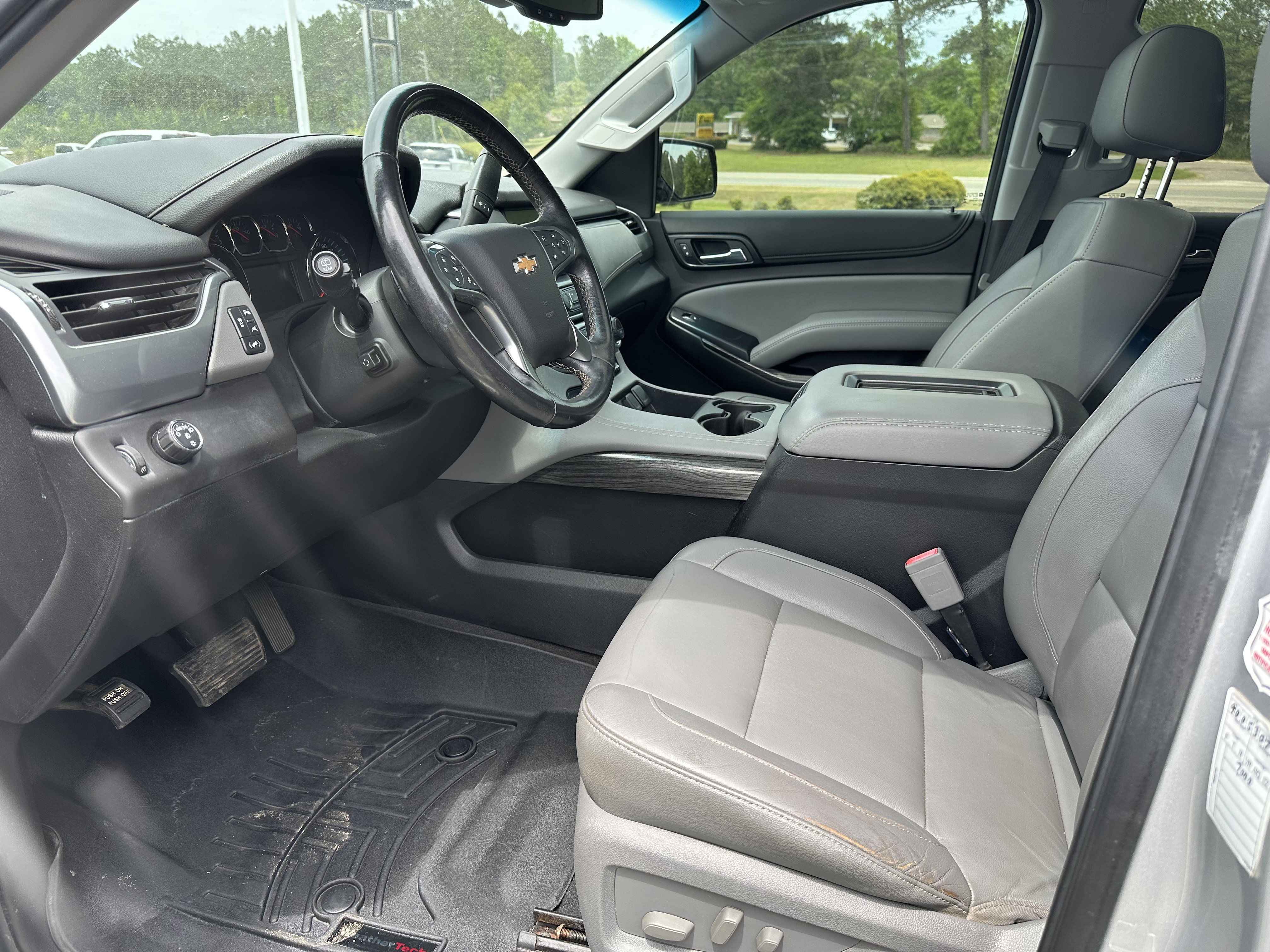Used 2019 Chevrolet Suburban LT RWD image 15