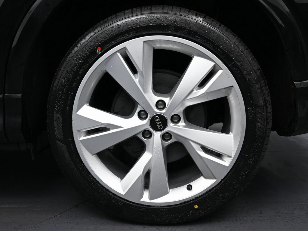 Used 2023 Audi Q4 e-tron Premium w/ Convenience Package image 13