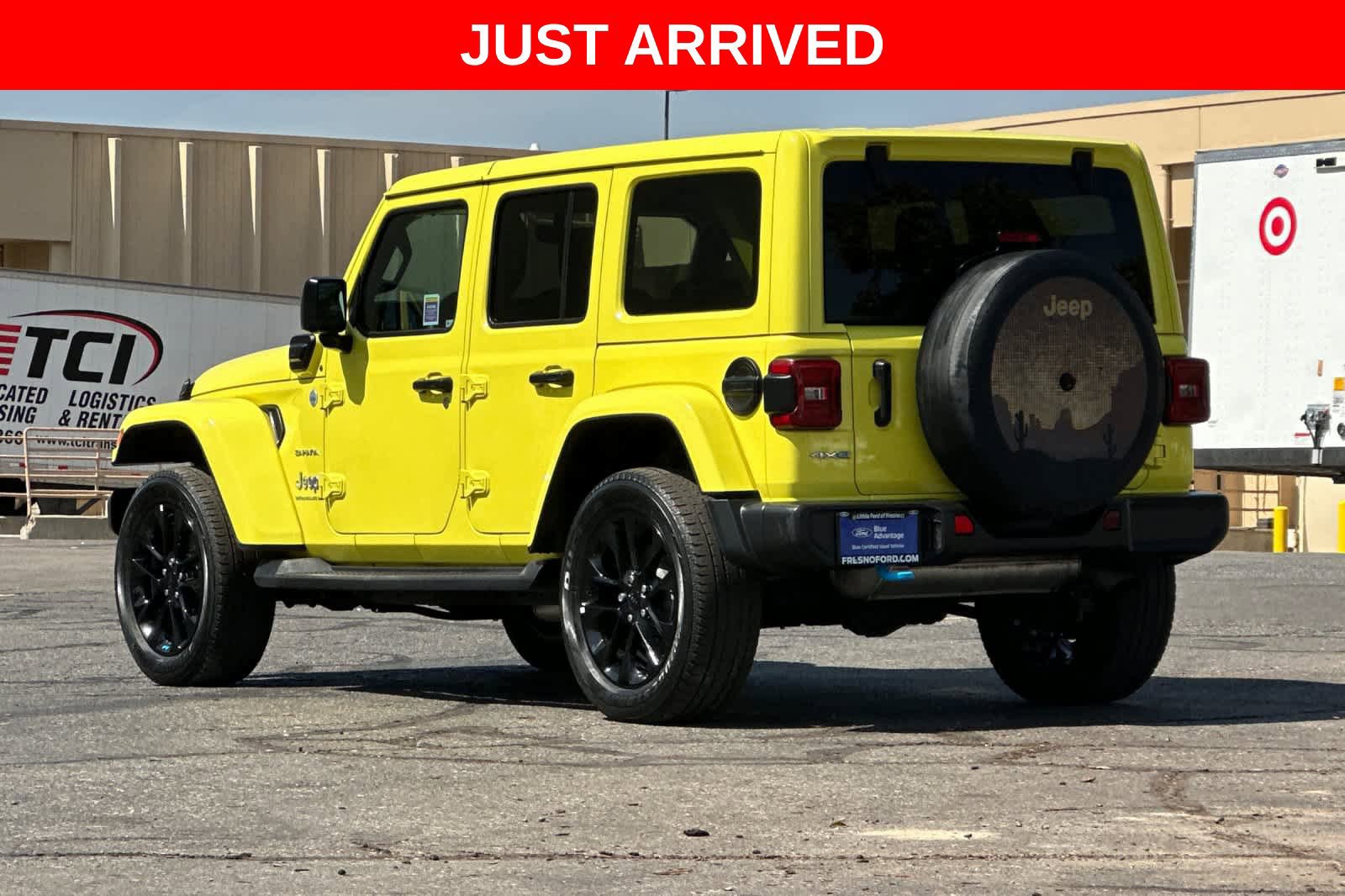 Used 2023 Jeep Wrangler Unlimited Sahara AWD/4WD image 7