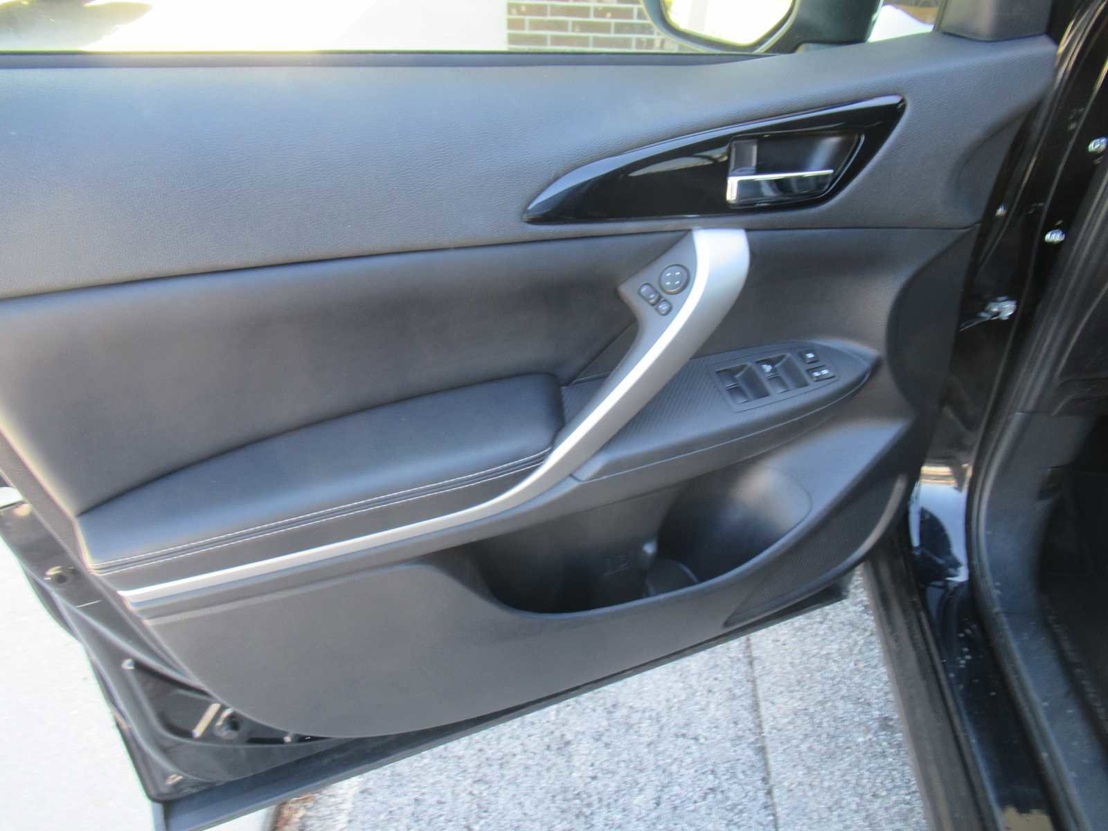 Used 2024 Mitsubishi Eclipse Cross SE image 17